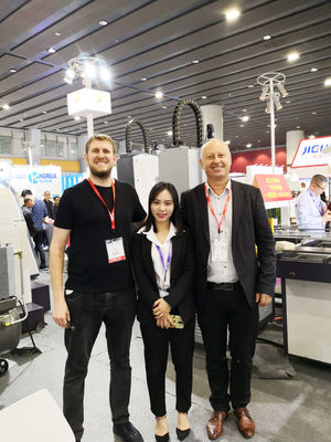 เครื่องห่อกระดาษ ISO9001 40 ชิ้น / นาทีเครื่องห่อหนังสือ