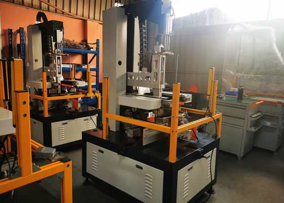 เครื่องขึ้นรูปกล่องกระดาษแข็ง 2.5kw 26 ชิ้น / นาทีสำหรับโทรศัพท์มือถือ