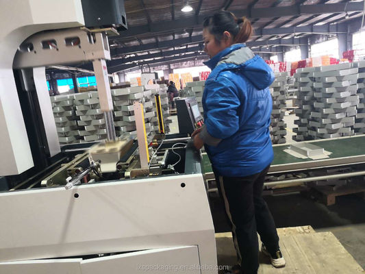 Setup Box Wrapping Machine และทำกล่องอัญมณีด้วยการตั้งค่าอัตโนมัติ 22 ชิ้น/นาที