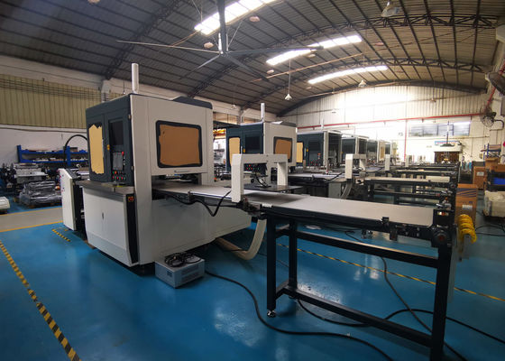 เครื่องวางตำแหน่งกล่องบรรจุภัณฑ์กระดาษ H2101mm เครื่องวางกล่องกาว