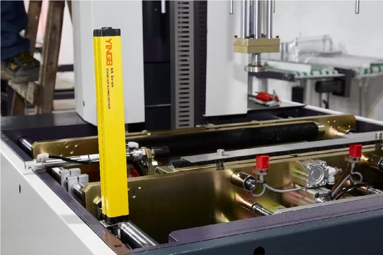 เครื่องขึ้นรูปกล่องกระดาษกึ่งอัตโนมัติ OEM / ODM 3.2KW